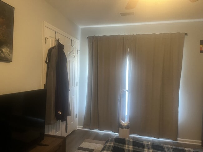 Building Photo - 343 Briarbend Rd