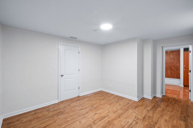 Building Photo - 4545 S Drexel Blvd