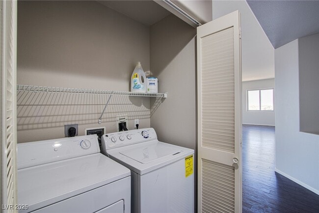 Building Photo - 8255 S Las Vegas Blvd