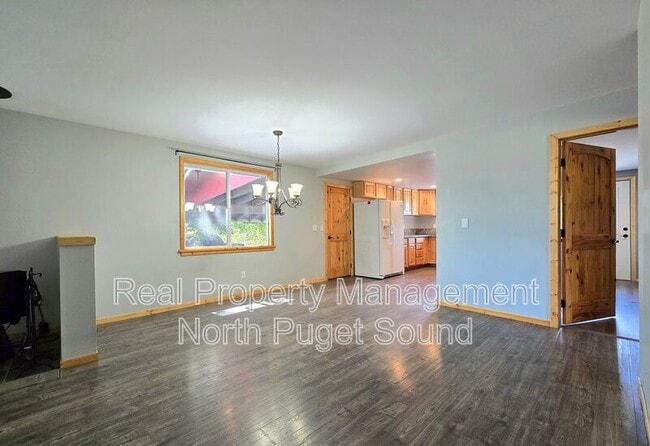Building Photo - 4914 6th Ave NW