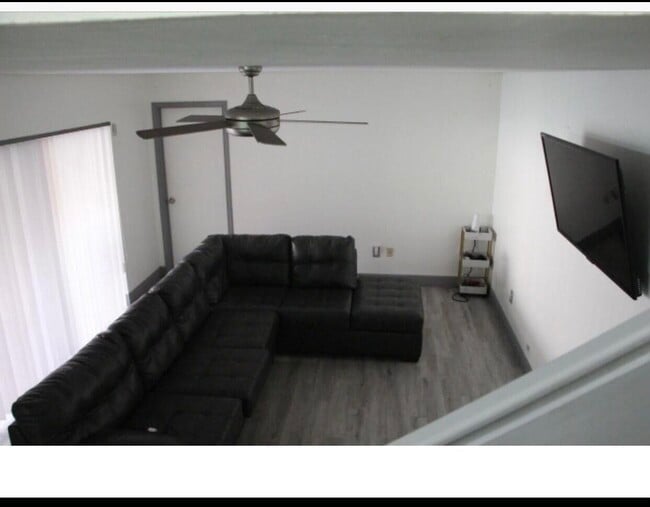 Building Photo - 4628 Suburban Pines Dr