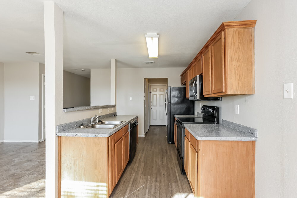 Building Photo - 1424 Pine Ln