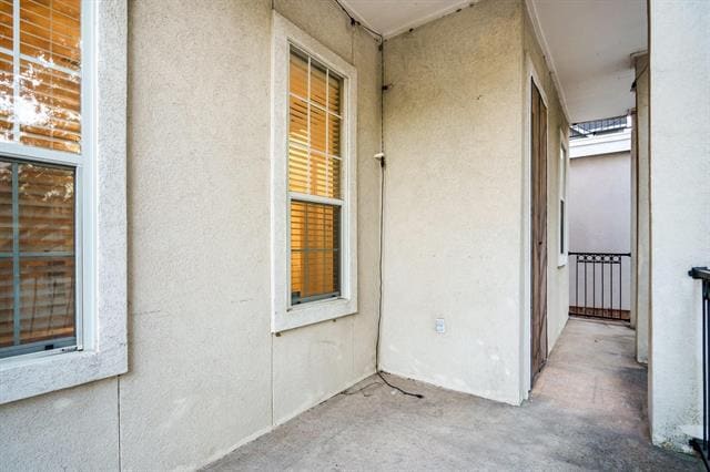 Building Photo - 5836 La Vista Dr