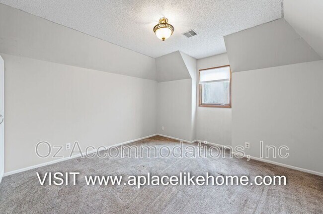 Building Photo - 10508 Reeder St