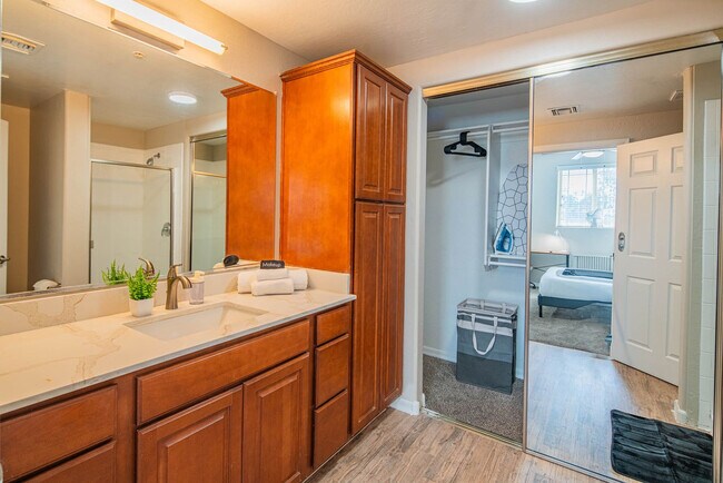 Building Photo - 1275 E University Dr