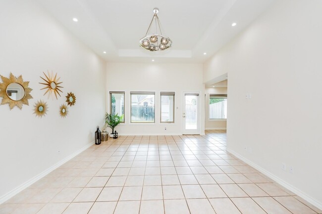 Building Photo - 303 Cinnamon Teal Loop