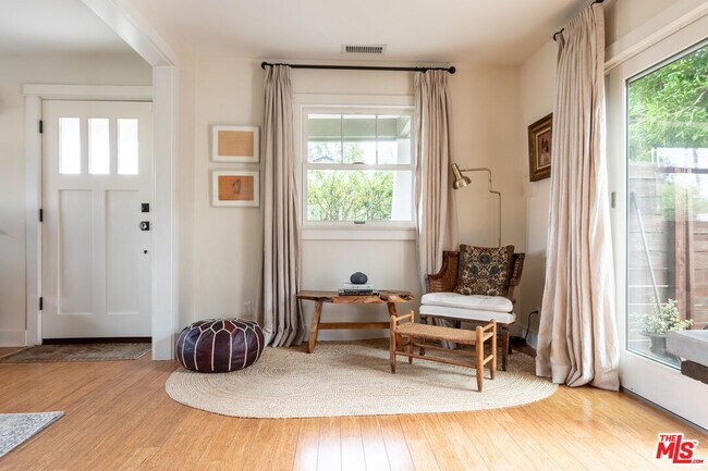 Building Photo - 6271 Saylin Ln