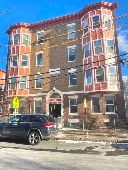 Building Photo - 122 Berkshire St