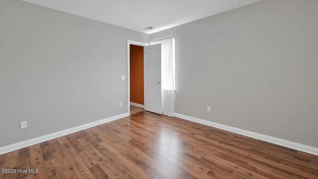 Building Photo - Lease to Own