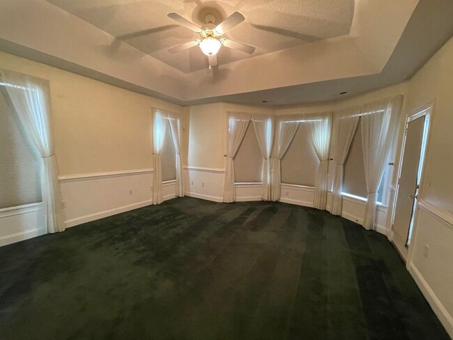 Building Photo - 530 Winterberry Ln