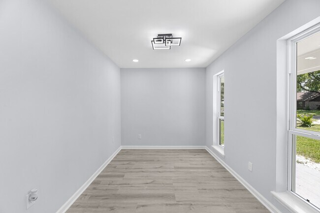 Building Photo - 11402 Ash Creek Dr