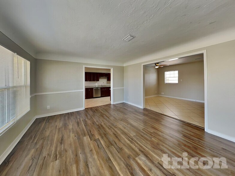 Building Photo - 5601 N 16th St