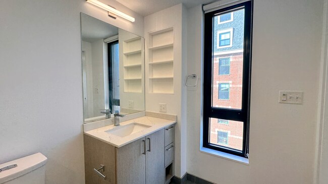 Building Photo - 627 Columbus Ave