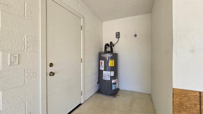 Building Photo - 11740 N 74th Dr