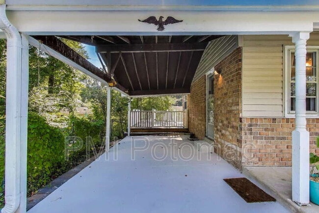 Building Photo - 5406 Parkvale Terrace