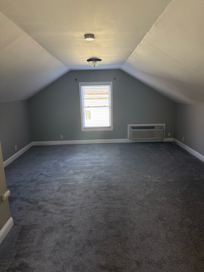 Building Photo - 2039 Wilhelmina Ave