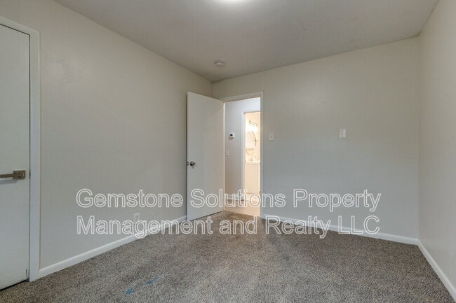 Building Photo - 4860 Cimarron Way