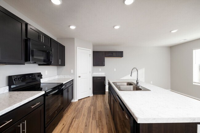 Building Photo - Brand New 3 Bedroom Home in Aurora