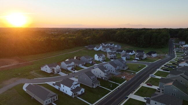 Building Photo - 213 Tartan Dr