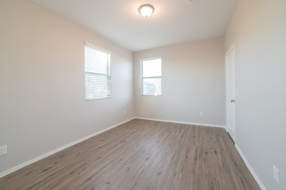 Building Photo - 30242 W Earll Dr