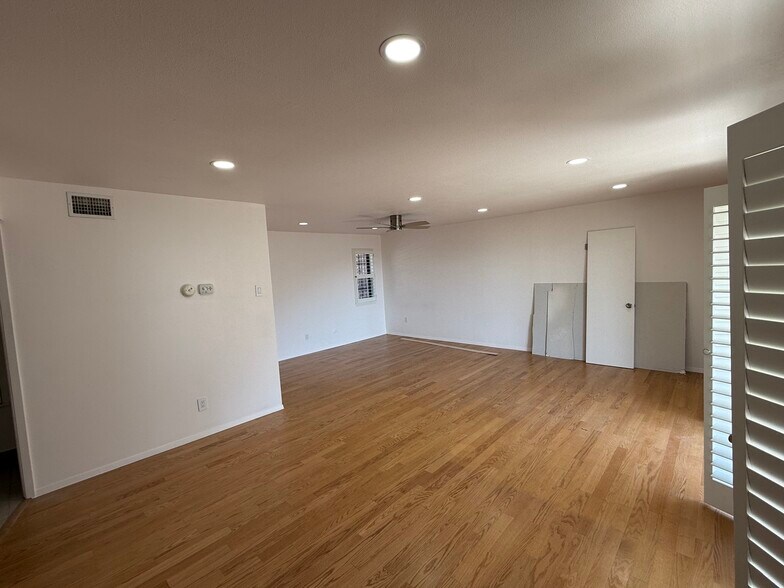 Building Photo - 4800 N Stanton St