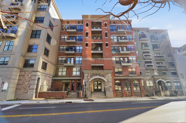 Building Photo - Bristol On Broadway Nashville