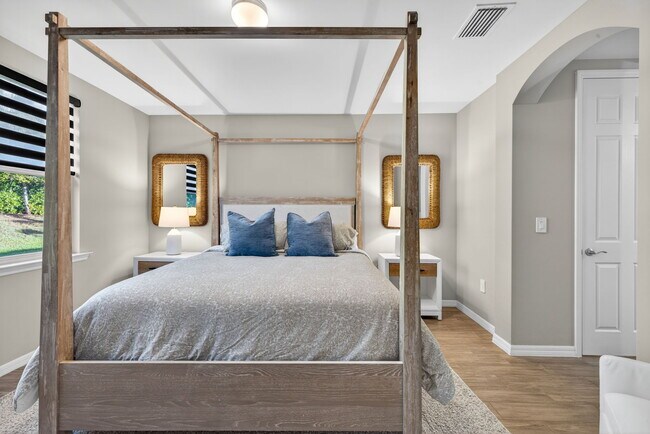 Building Photo - 14567 Edgewater Cir