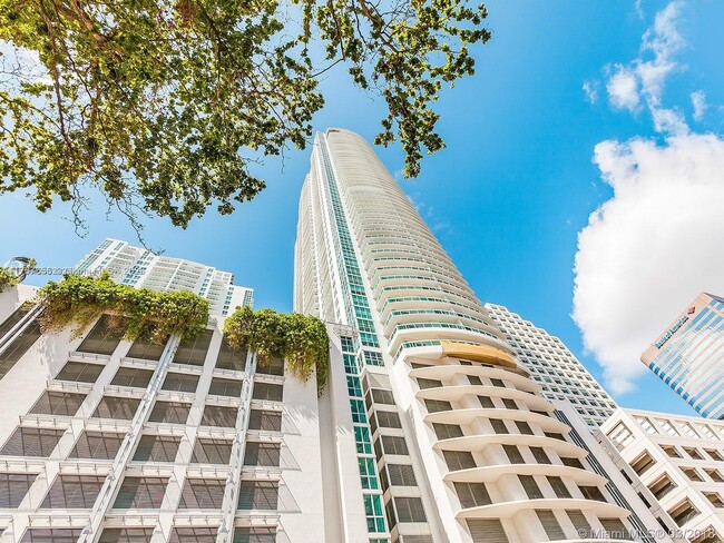 Building Photo - 950 Brickell Bay Dr