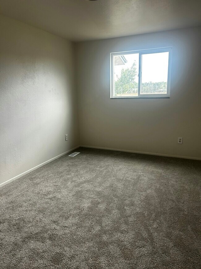 Building Photo - 9052 W Washburn Pl