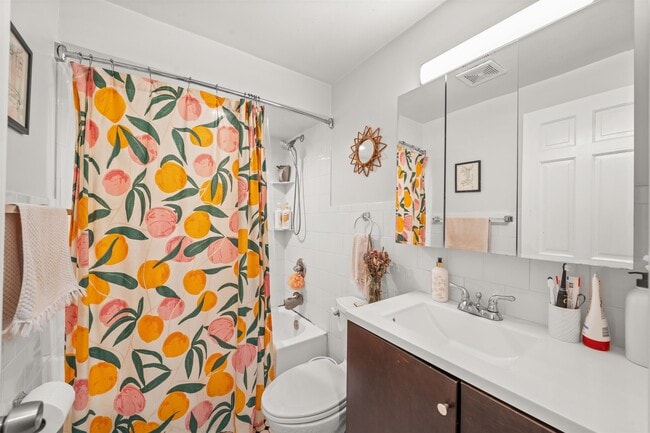 Building Photo - 194 Washington St