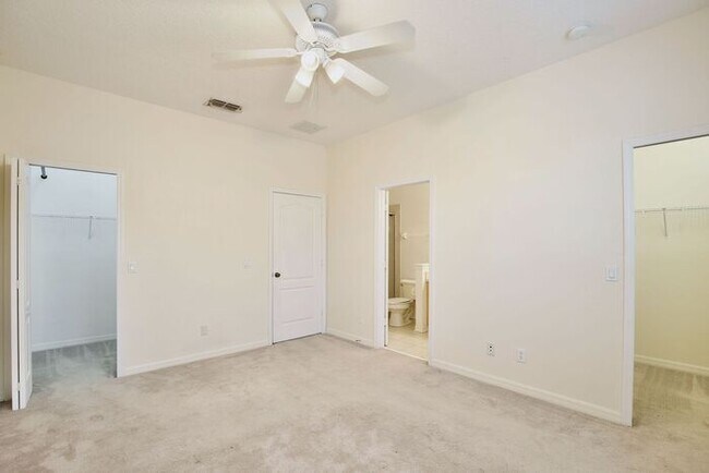 Building Photo - Beautiful 2/2.5 Cozy Townhome with a 1 Car Garage in the Gated Community of Victoria Pines - Orlando