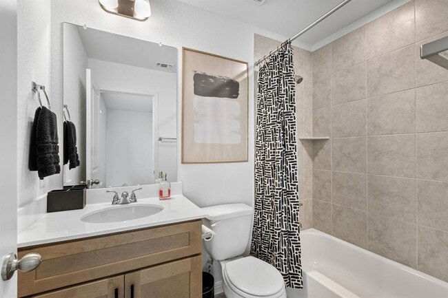 Building Photo - 615 Backstays Lp