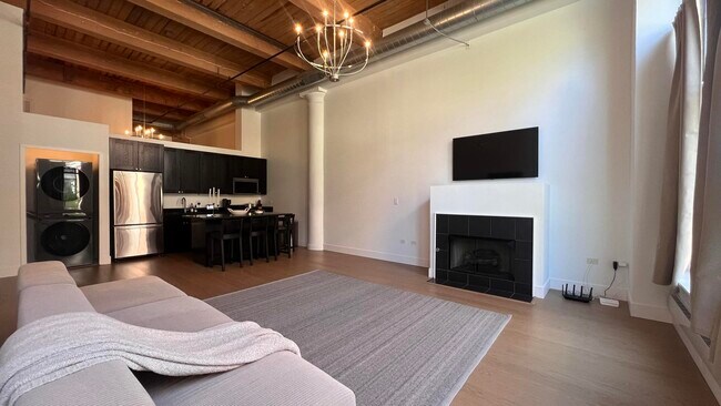 Building Photo - 2303 S Michigan Ave