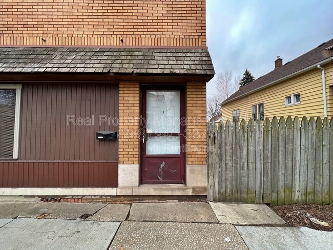 Building Photo - 7107 St John St