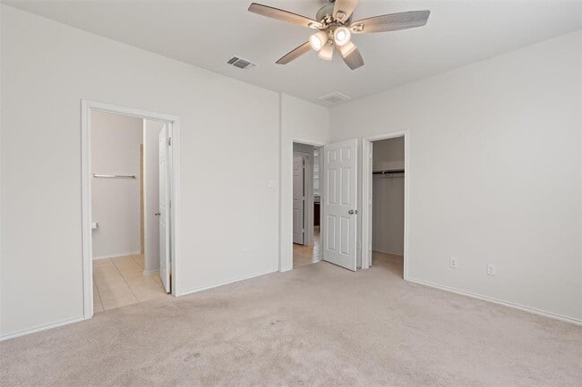 Building Photo - 126 Boxwood Dr