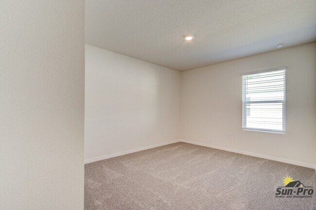 Building Photo - 4240 Acoma Dr