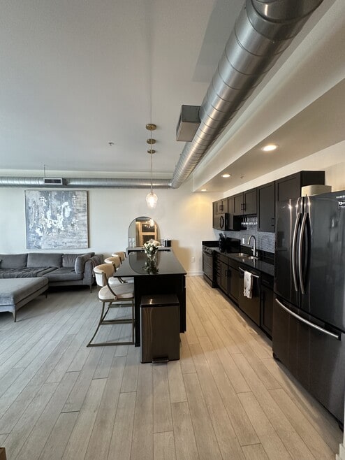 Building Photo - 119 4th St