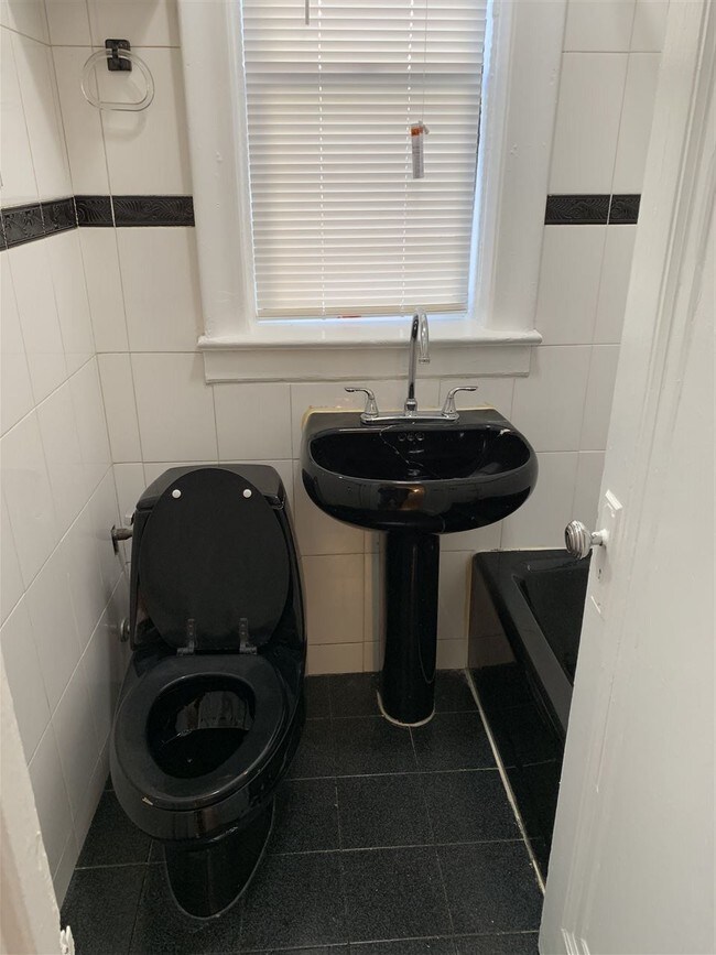 Building Photo - 23 Belvidere Ave