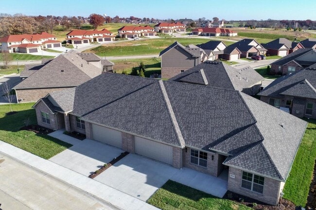 Building Photo - 5614 Bower Ln