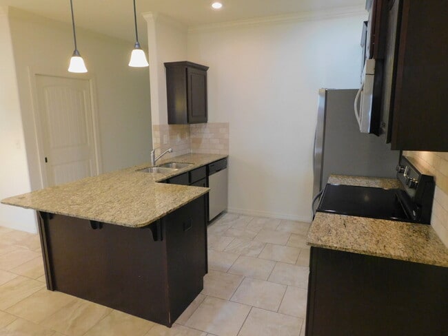 Building Photo - Gorgeous! Near Washington Regional and the Bike Trail! To schedule your own showing, 479-341-6744.