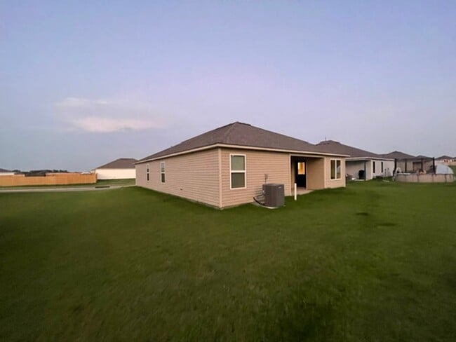 Building Photo - 4 Bed | 2 Bath in Broken Arrow!