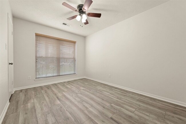 Building Photo - 5425 Yale Dr