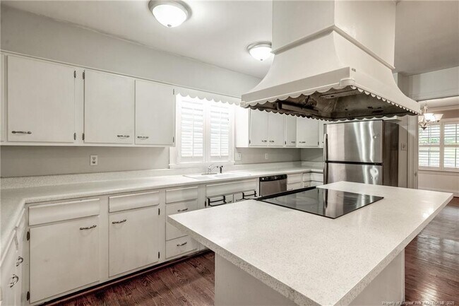Building Photo - 116 S Churchill Dr