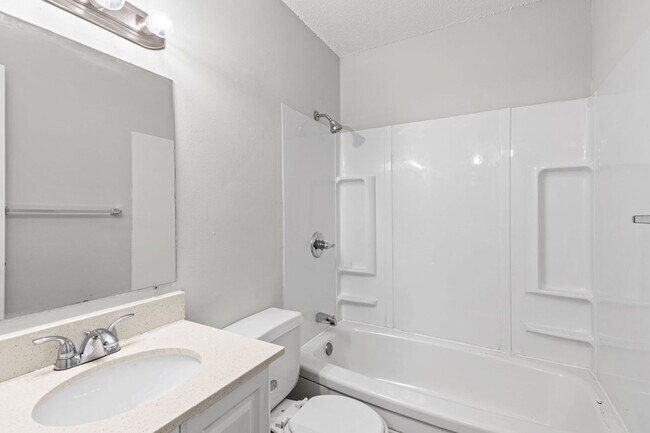 Building Photo - 2444 N 38th St