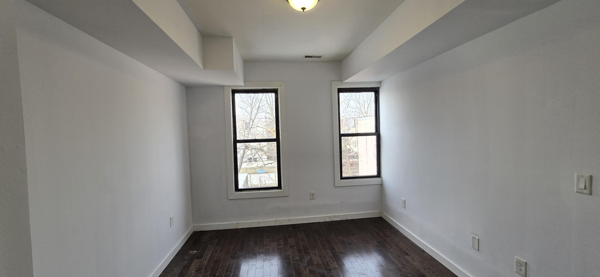 Building Photo - 487 Ocean Ave