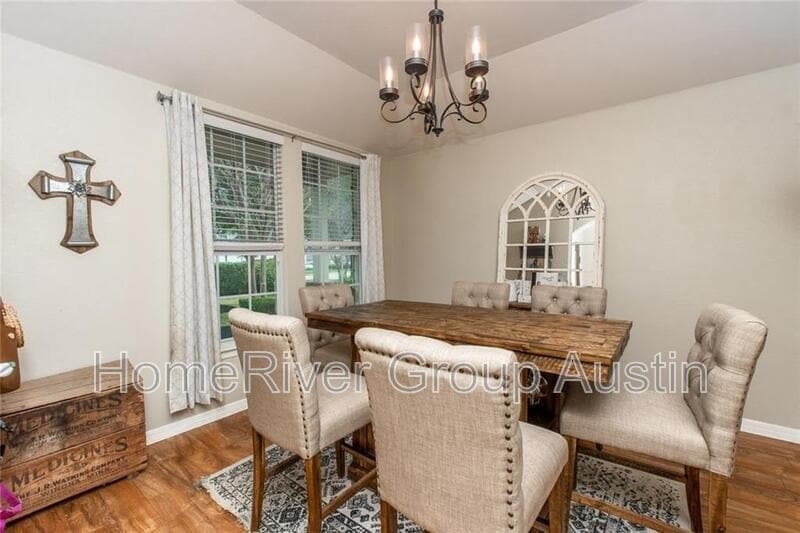 Building Photo - 4235 Fairmeadow Dr