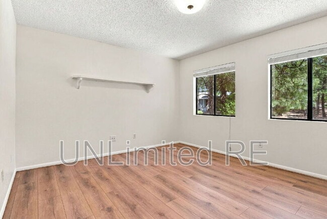 Building Photo - 1410 Inverrary Way