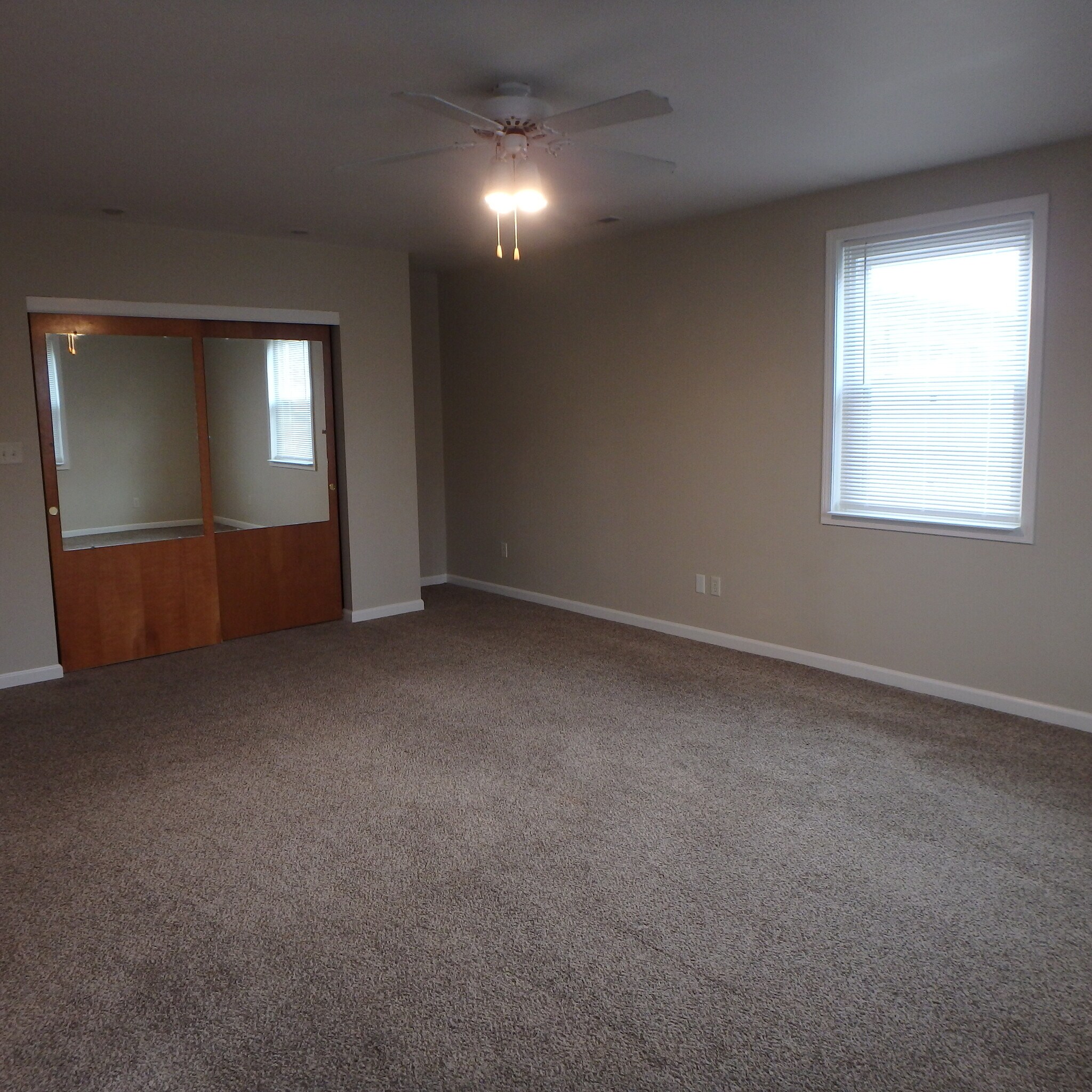 Building Photo - 218 Crosswell Ave