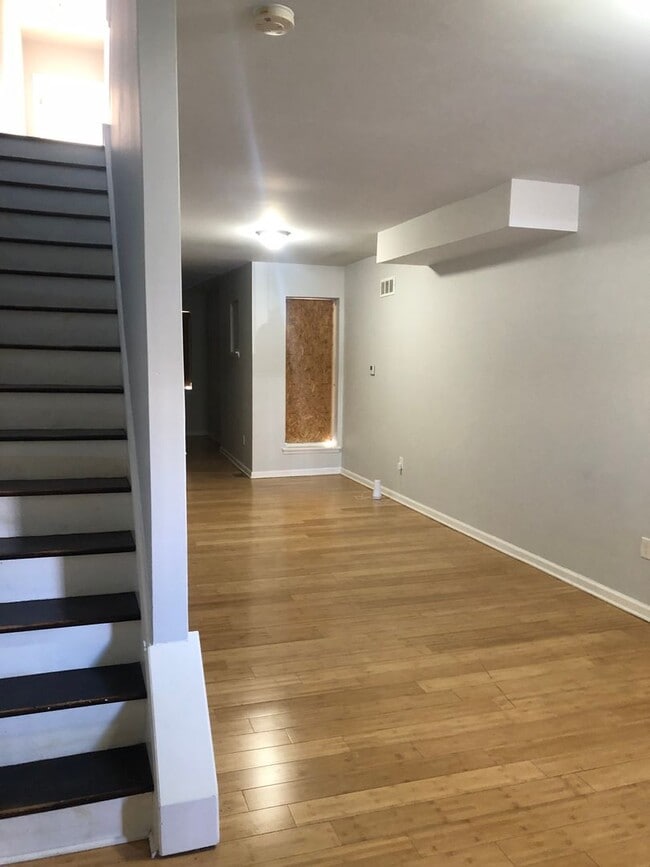 Building Photo - Approved 2 or 3 Bedroom Voucher 1.5 Bathroom