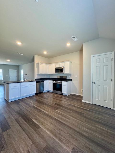 Building Photo - 1402 S Pampas St